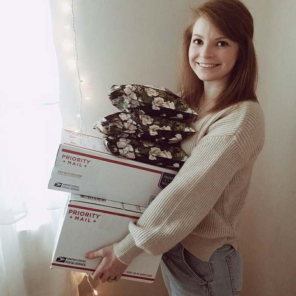 Meet your Posher, Arielle - Picture 3 of 5